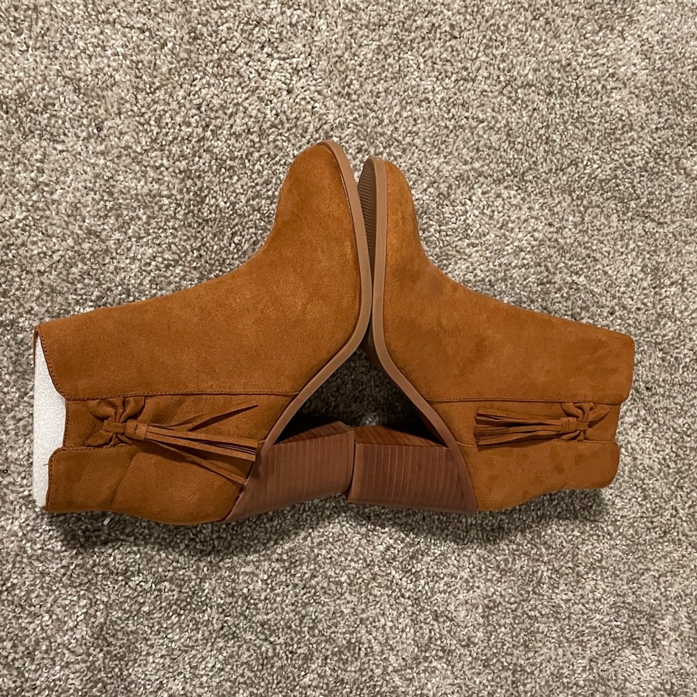 Gorgeous 6 1/2 Cognac Market & Spruce booties - Picture 3 of 7